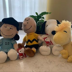 Set of 4 Peanuts Plush NWT